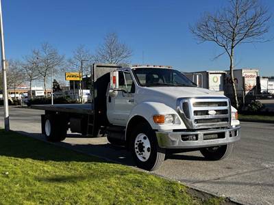 Ford F-750 Flack Deck 2WD Diesel Hydraulic Brakes