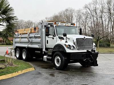 International WorkStar 7500 Dump Truck with Sander