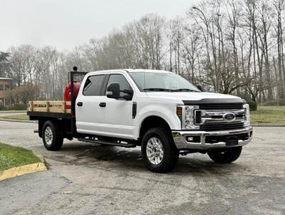 Ford F-350 XLT Super Duty 4x4 Flat Deck Truck with Fuel Tank