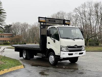 Hino 195 16-Foot Flat Deck Truck Diesel