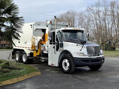 International WorkStar 7400 Tandem Side Load Diesel Garbage Truck
