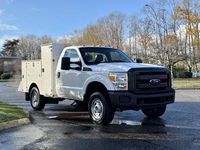 Ford F-350 XL 4x4 Super Duty Service Truck