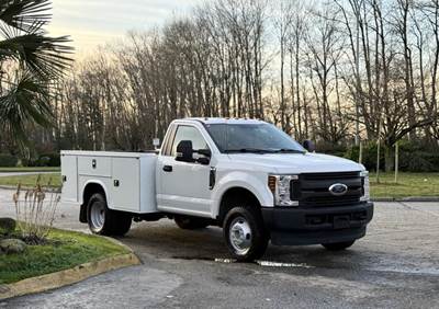 Ford F-350 XL Super Duty 4x4 Service Truck with Tommy Power Lift Gate