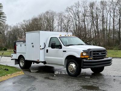 Ford F-450 Super Duty Service Truck with TommyGate Liftgate