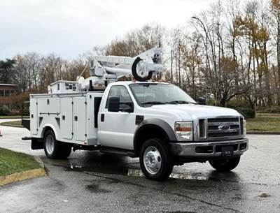 Ford F-550 Regular Cab 2WD DRW Altec Bucket Truck