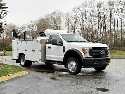 Ford F-550 XL Super Duty Service Truck with Maxilift Cobra Crane