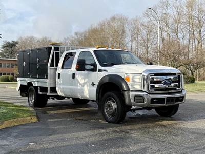 Ford F-550 XLT Super Duty Crew Cab DRW 4x4 Diesel Service Truck