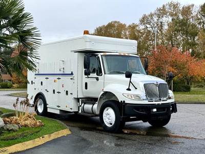 International 4400 Diesel Service Truck with PTO & Trailer Tow Package