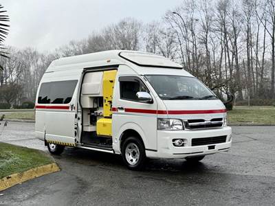 Toyota Hiace RHD Japanese Import Ex-Ambulance Service Van