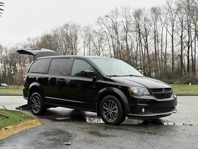 Dodge Grand Caravan GT Wheelchair Accessible Van with Power Ramp