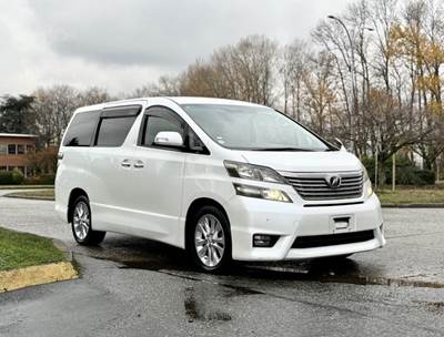 Toyota Vellfire 2.4 AWD Right-Hand-Drive 6-Passenger Van