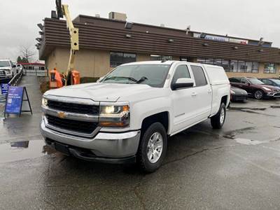 Chevrolet Silverado 1500 Crew Cab 4WD with Canopy