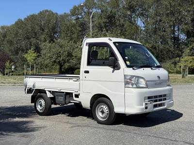 Daihatsu Hijet DM 4x4 Kei Pickup Truck right Hand Drive
