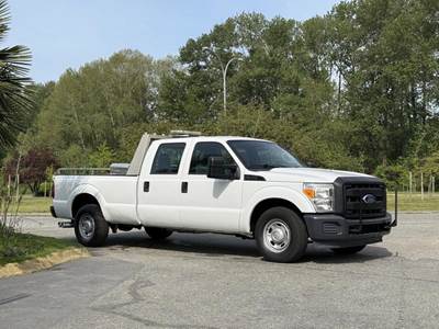 Ford F-350 SD XL Crew Cab Long Box 2WD 6.7L Diesel