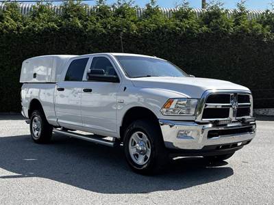 RAM 2500 Tradesman Crew Cab Short Box 4WD with Canopy