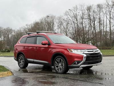 Mitsubishi Outlander V6 AWC AWD with Sunroof and Leather