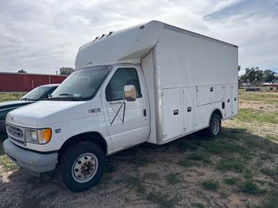 2002 Ford E-450 Super Duty Van