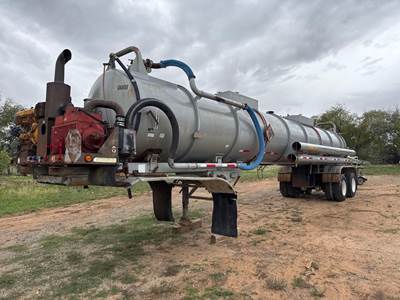 1986 Chrysler Water Tank Trailer