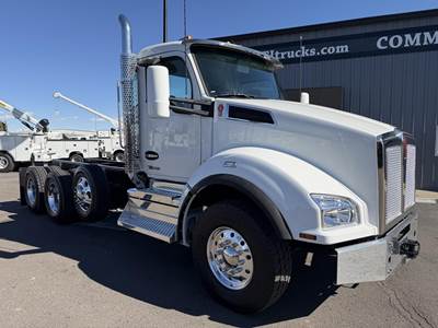 Kenworth T880 Tandem Axle Cab & Chassis Truck - Cummins, 525HP, 6 Speed Allison Rds Automatic