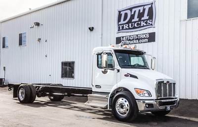 Peterbilt 536 Single Axle Cab & Chassis Truck - Paccar, 300HP, 8 Speed Automatic