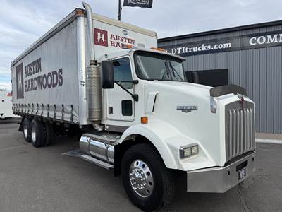 Kenworth T800 Tandem Axle Curtain Side Truck - Caterpillar, 377HP, 10 Speed Manual