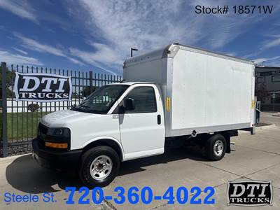 Chevrolet 3500 Box Truck - Automatic
