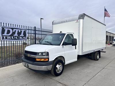 Chevrolet Express 3500 Box Truck - Automatic