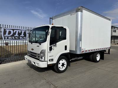 Chevrolet W4500 14 ft Box Truck - 350HP, 6 Speed Automatic