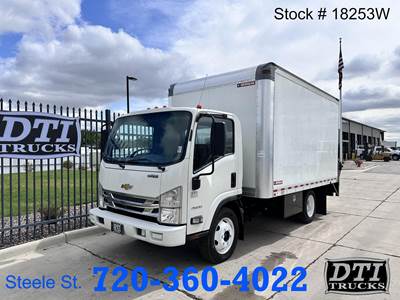 Chevrolet W4500 16 ft Box Truck - 6 Speed Automatic, Roll up Door, Liftgate