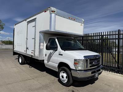 Ford E-450 Box Truck - Automatic, Liftgate