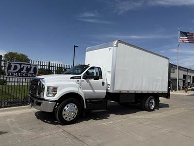 Ford F-650 Box Truck - Automatic, Liftgate