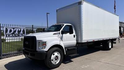 Ford F-650 26 ft Box Truck - 335HP, 6 Speed Automatic, Roll up Door, Liftgate