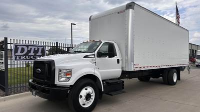 Ford F-650 26 ft Box Truck - 335HP, 6 Speed Automatic, Roll up Door, Liftgate