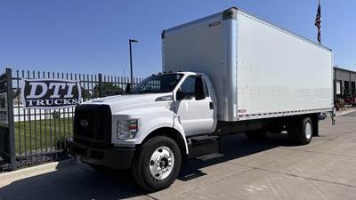 Ford F-650 26 ft Box Truck - 335HP, 6 Speed Automatic, Roll up Door, Liftgate