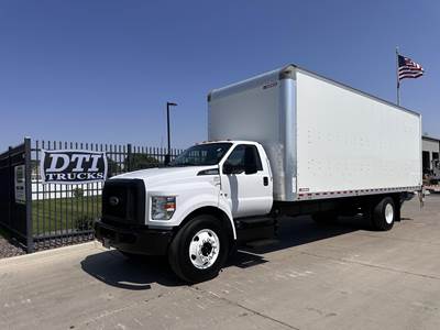 Ford F-650 26 ft Box Truck - 6 Speed Automatic, Liftgate