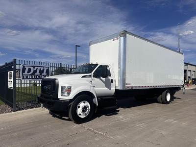 Ford F-650 Box Truck - Automatic, Liftgate