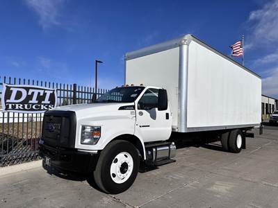 Ford F-650 26 ft Box Truck - 330HP, 6 Speed Automatic, Roll up Door, Liftgate