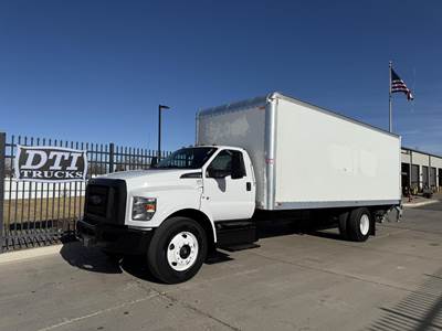 Ford F-650 Box Truck - Automatic, Liftgate