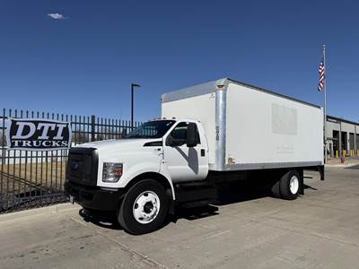 Ford F-650 20 ft Box Truck - Automatic, Liftgate