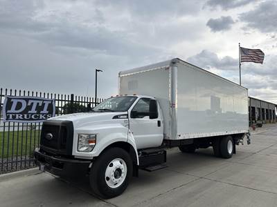 Ford F-650 Box Truck - Automatic, Liftgate