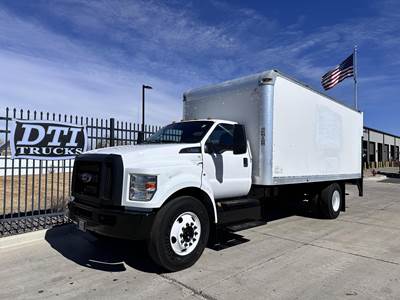 Ford F-650 XL 20 ft Box Truck - 6 Speed Automatic, Roll up Door, Liftgate