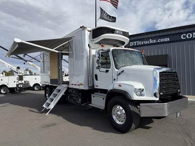 Freightliner 108SD 22 ft Box Truck - 370HP, 6 Speed Allison Rds Automatic, Roll up Door