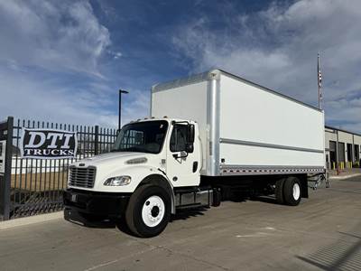 Freightliner M2 106 26 ft Box Truck - 220HP, Automatic, Roll up Door, Liftgate