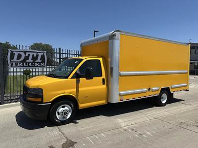GMC 3500 Box Truck - Automatic