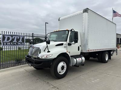 International MV Box Truck - 220HP, 6 Speed Automatic, Liftgate