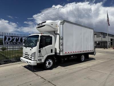 Isuzu NQR Box Truck - Automatic, Liftgate