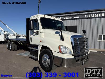 Freightliner Cascadia 125 Tandem Axle 24 ft Flatbed Truck - 410HP, 10 Speed Amt