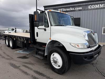 International DuraStar 4400 Tandem Axle 24 ft Flatbed Truck - 300HP, 6 Speed Allison Rds Automatic