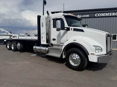 Kenworth T880 Tri Axle Flatbed Truck - 500HP, 13 Speed Manual