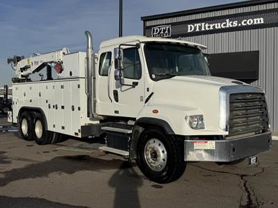 Freightliner 114SD Tandem Axle Mechanic / Service Truck - Detroit, 410HP, 10 Speed Ultrashift Amt
